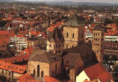 Romanesque Cathedral St Peter / Panorama of the town