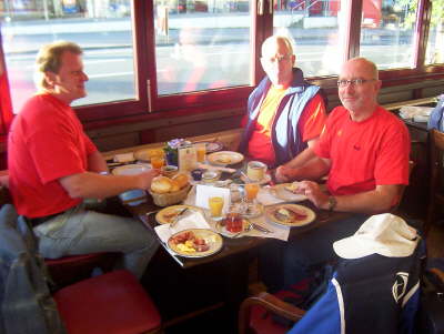 Fr�hst�ck vor der Abreise