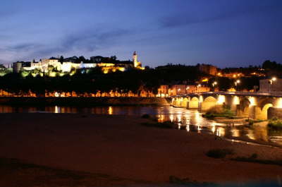 11-Schloss-Chinon bei Nacht