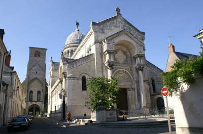 2-Basilika St-Martin in Tours