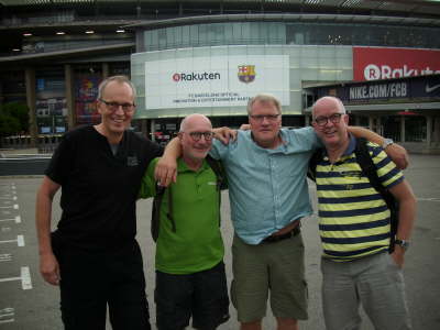 2017-7-Vor-dem-Stadion