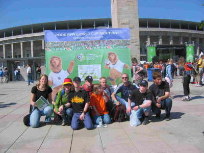 Vor dem Olympiastadion